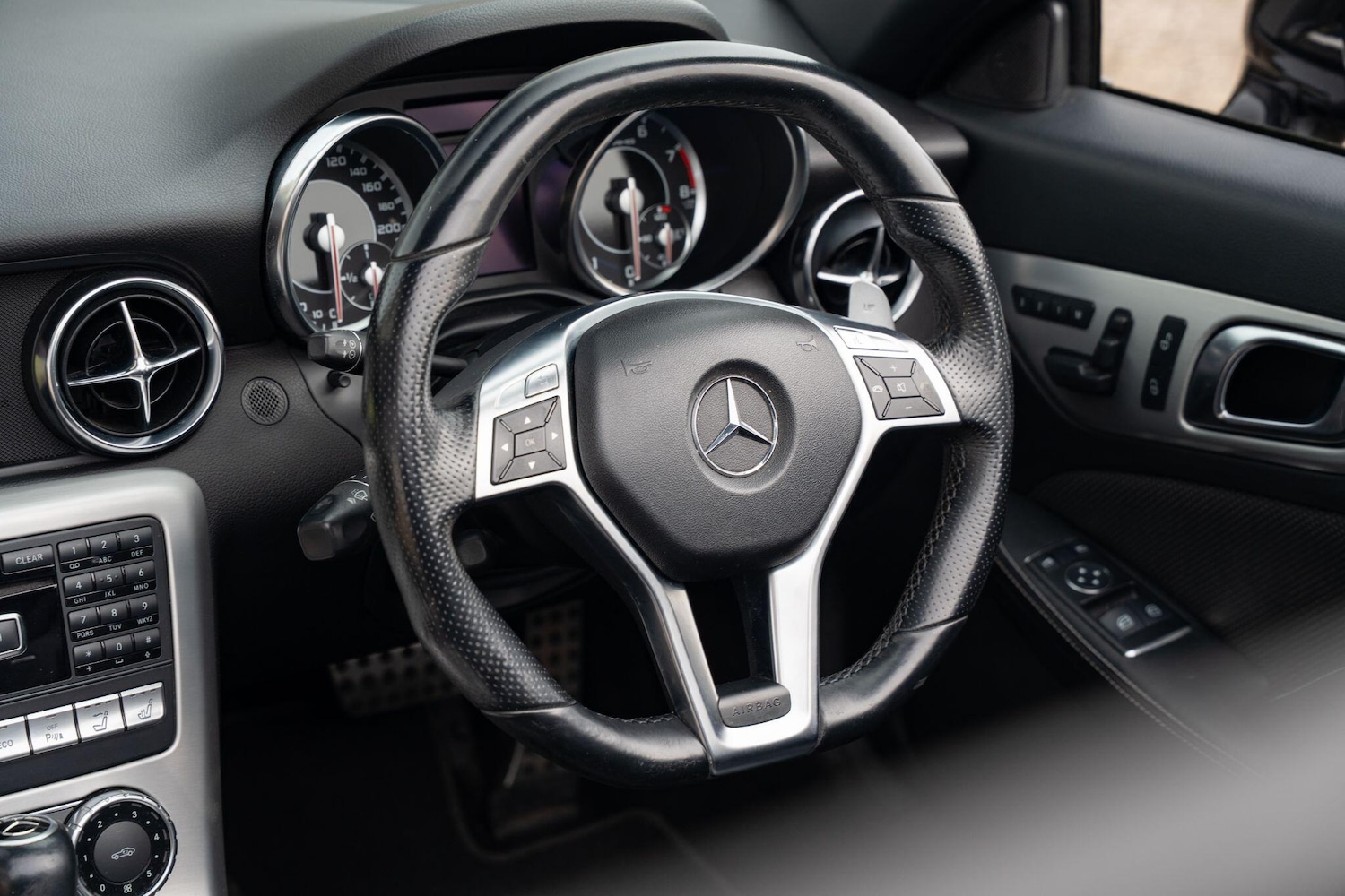 Used Mercedes-Benz SLK 2012 for sale - 77904323: Photo 21