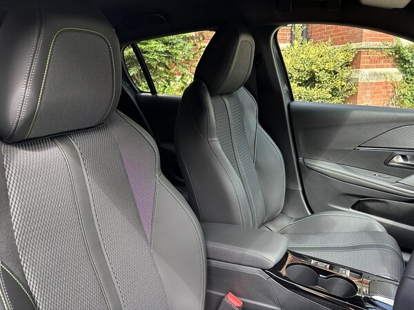 Used Peugeot E-208 2025 for sale - 75773620: Photo 17