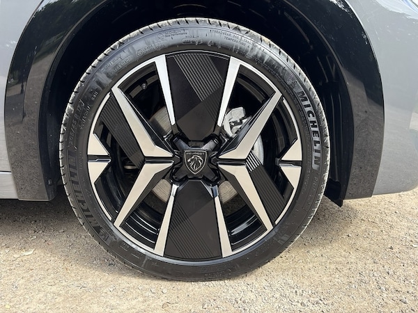 Used Peugeot E-208 2025 for sale - 75773620: Photo 9