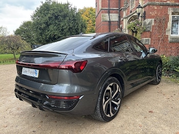 Used Audi Q8 2023 for sale - 76357088: Photo