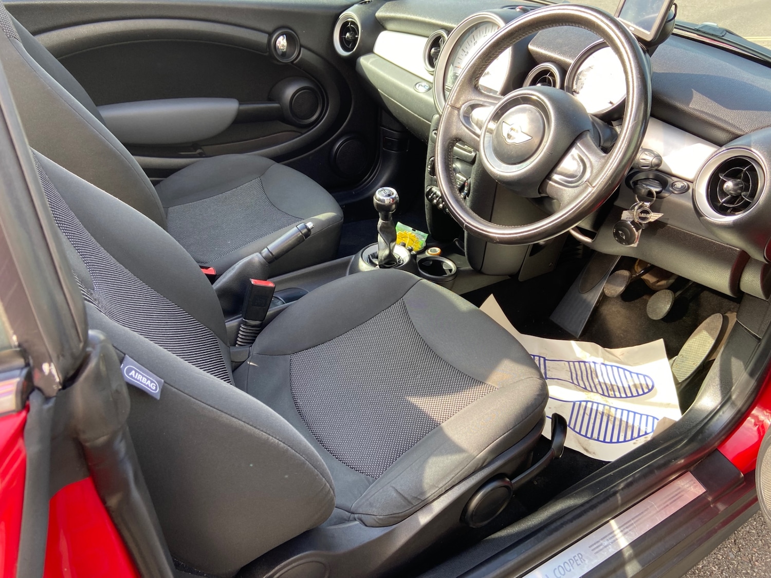 Used MINI Convertible 2010 for sale - 76879774: Photo 8