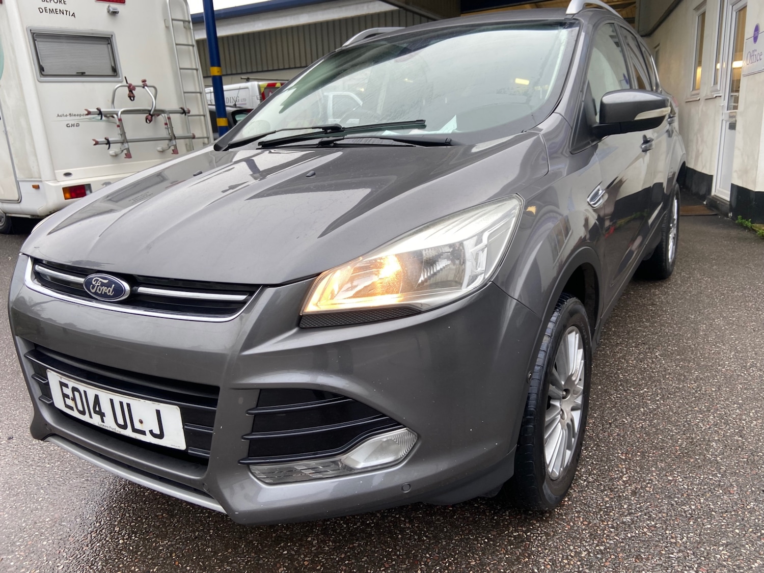 Used Ford Kuga 2014 for sale - 76643767: Photo 2