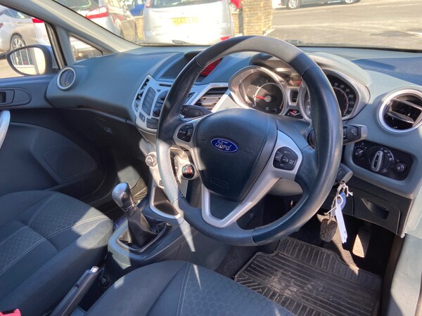 Used Ford Fiesta 2010 for sale - 74568899: Photo 7