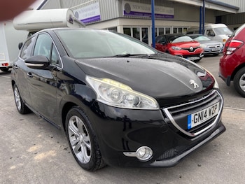 Peugeot - 208