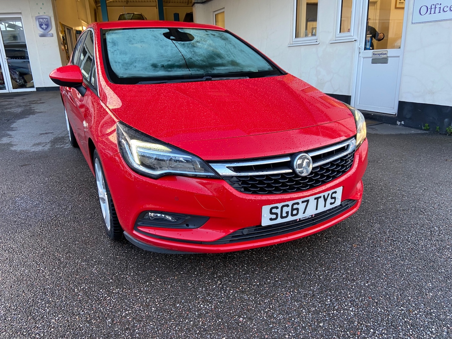 Used Vauxhall Astra 2017 for sale - 76879615: Photo 1