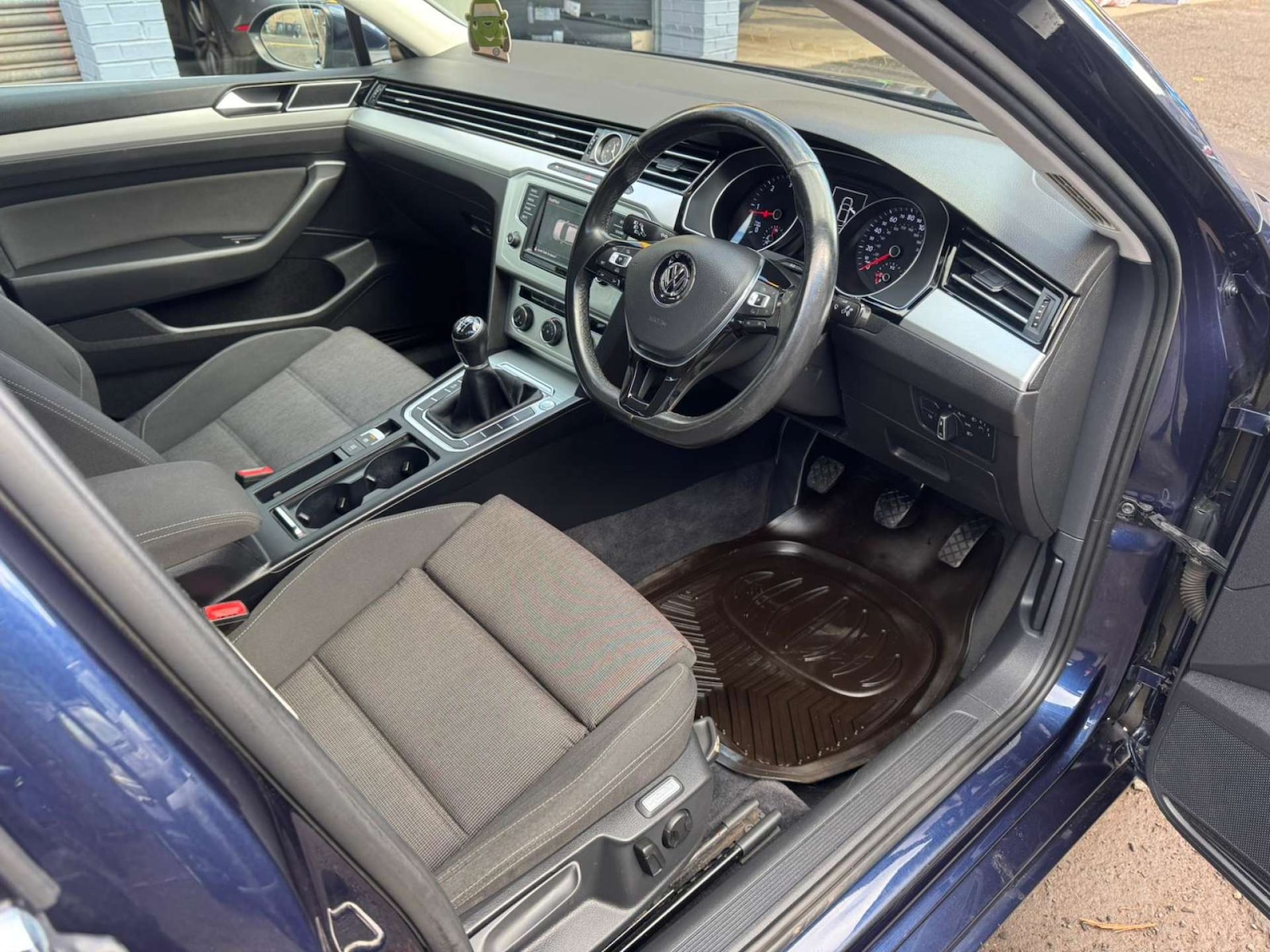 Used Volkswagen Passat 2015 for sale - 76331500: Photo 14