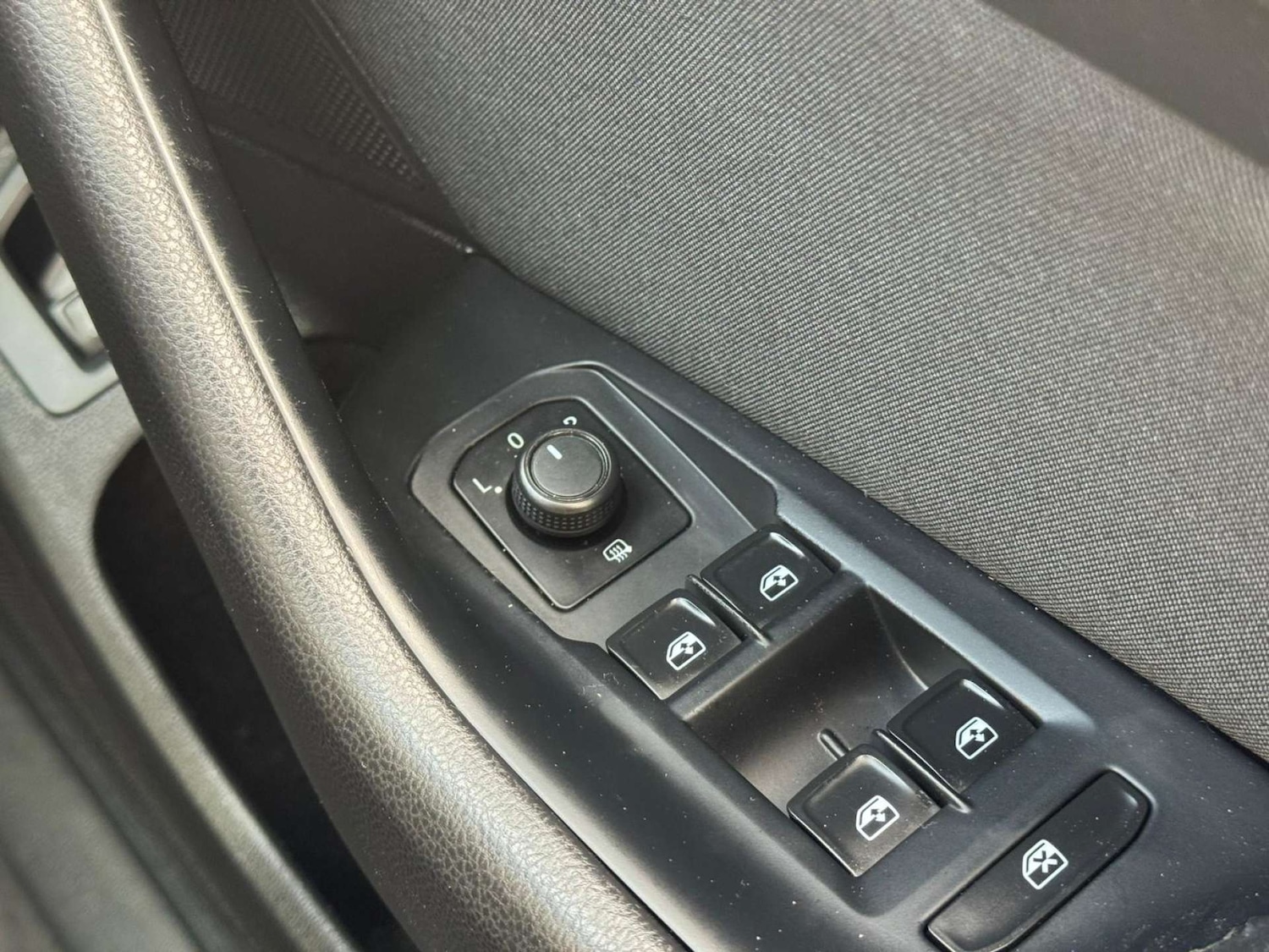 Used Volkswagen Passat 2015 for sale - 76331500: Photo 35