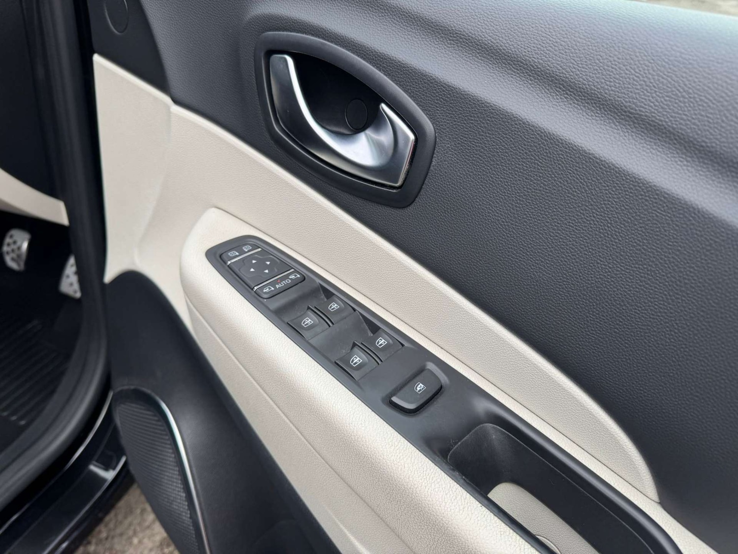 Used Renault Captur 2019 for sale - 76043929: Photo 31