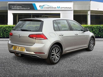 Used Volkswagen Golf 2018 for sale - 76845386: Photo