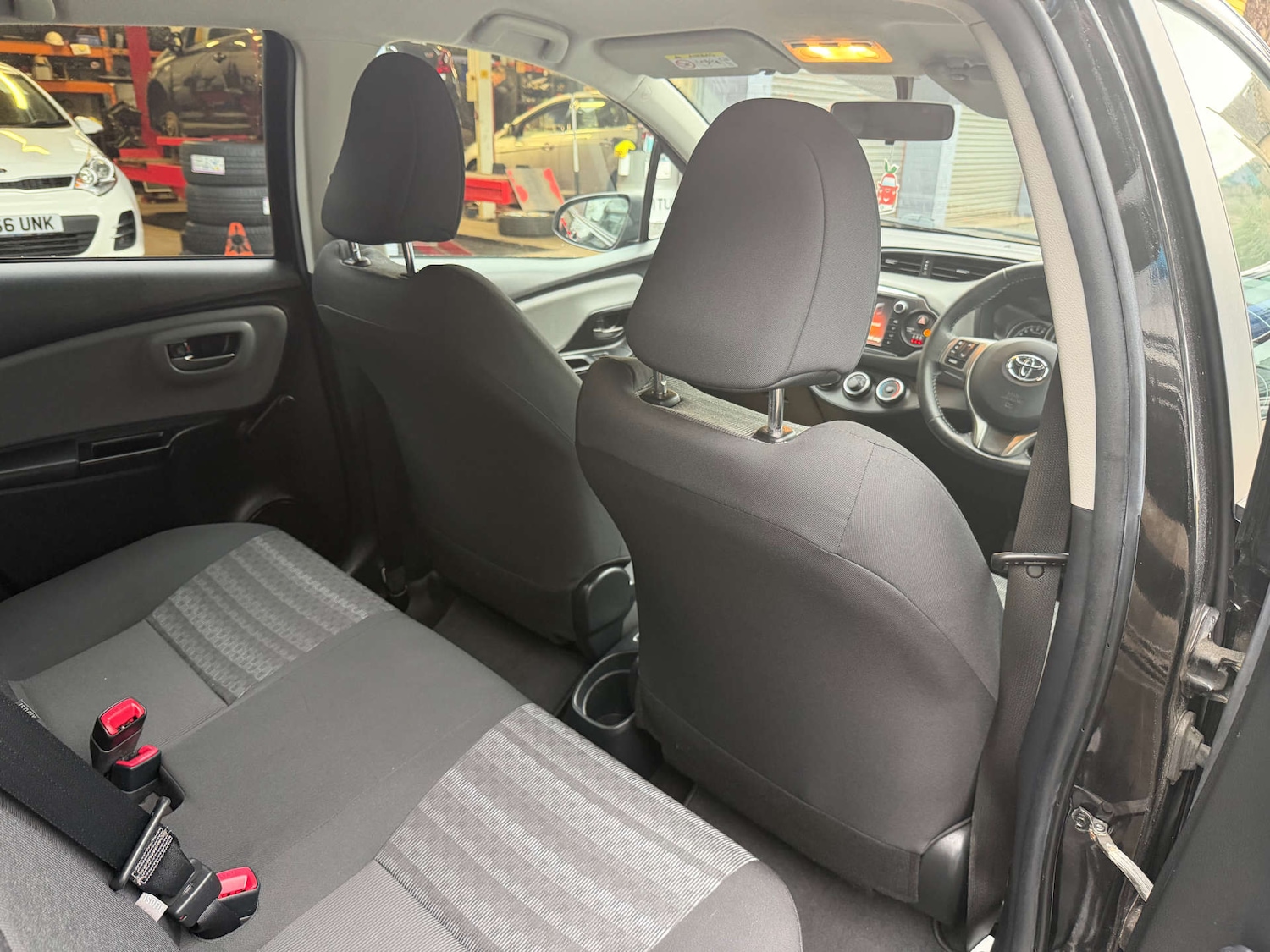 Used Toyota Yaris 2016 for sale - 76635781: Photo 20