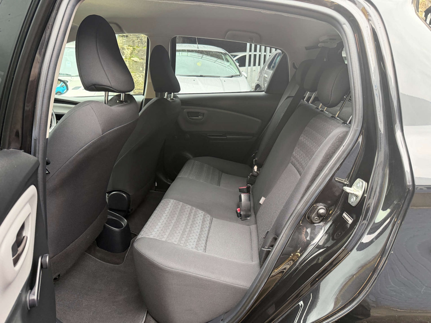 Used Toyota Yaris 2016 for sale - 76635781: Photo 24