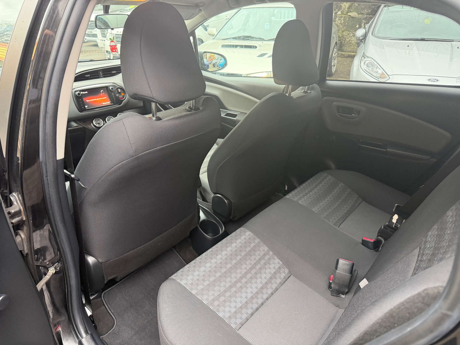 Used Toyota Yaris 2016 for sale - 76635781: Photo 25