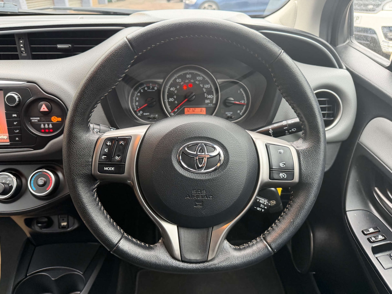 Used Toyota Yaris 2016 for sale - 76635781: Photo 32