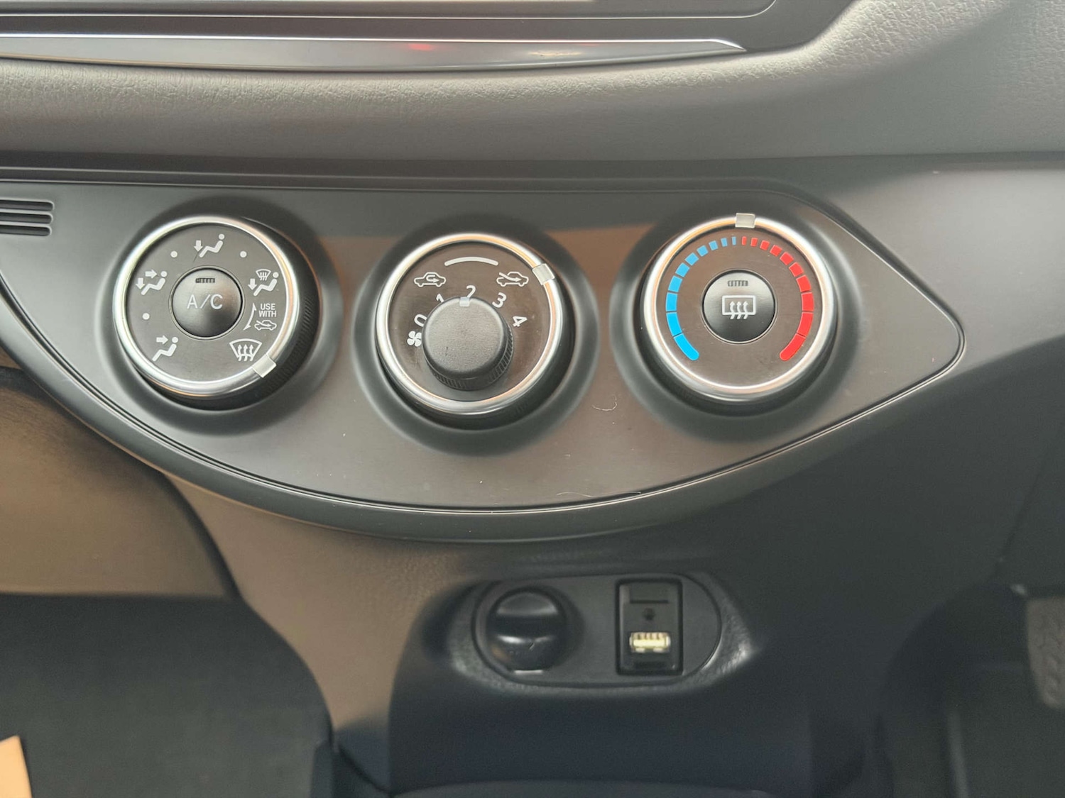 Used Toyota Yaris 2016 for sale - 76635781: Photo 35