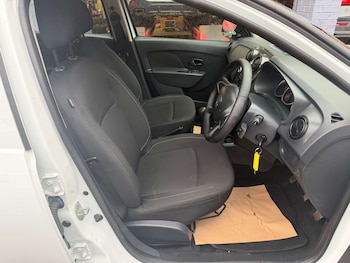 Used Dacia Sandero 2019 for sale - 77953382: Photo