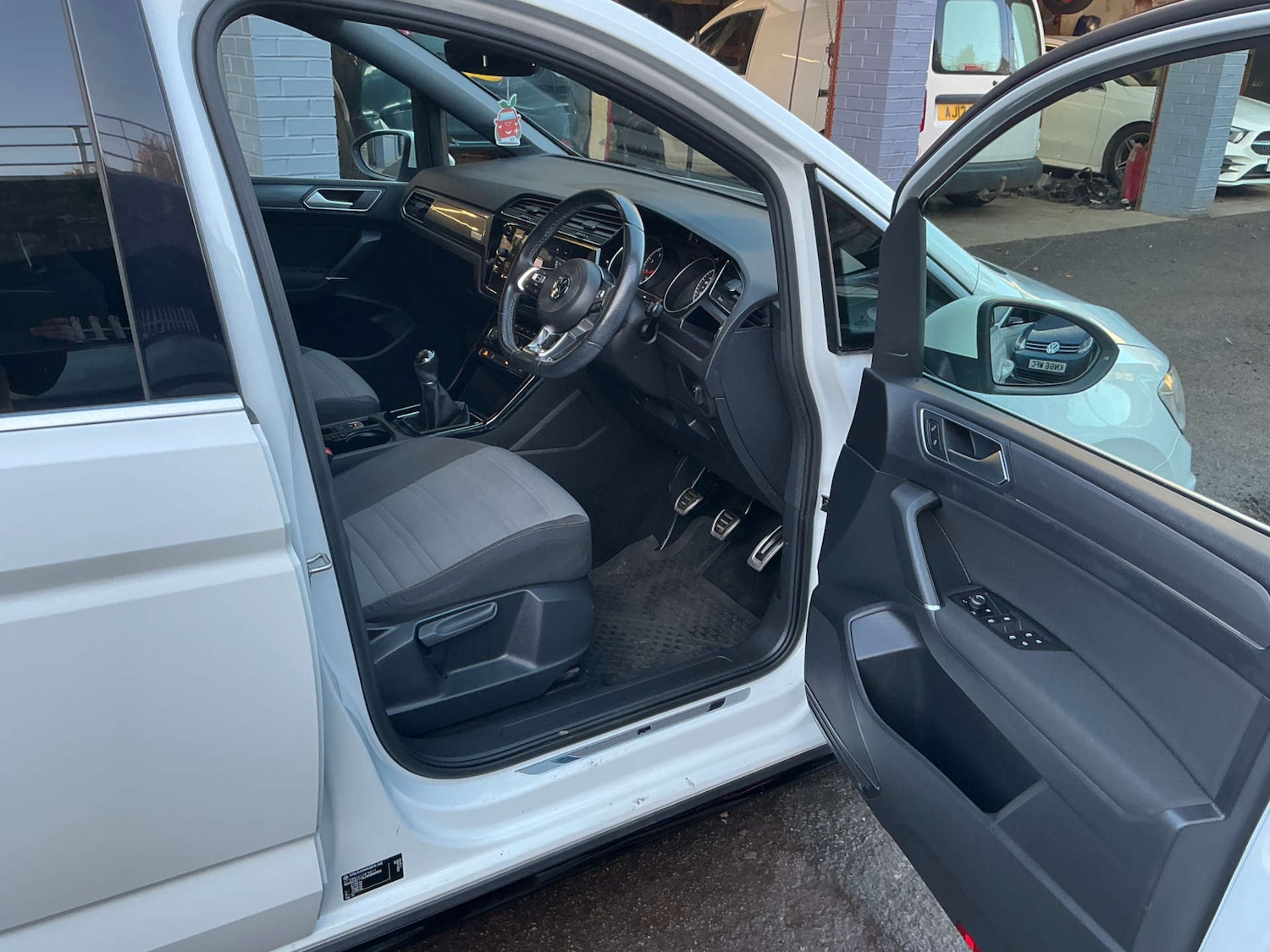 Used Volkswagen Touran 2018 for sale - 76606068: Photo 13