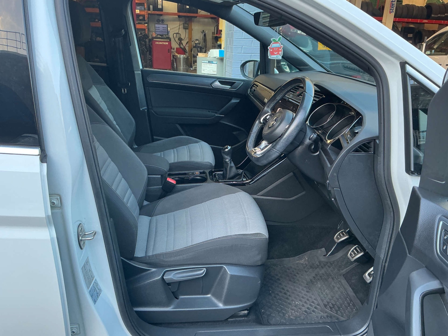 Used Volkswagen Touran 2018 for sale - 76606068: Photo 14