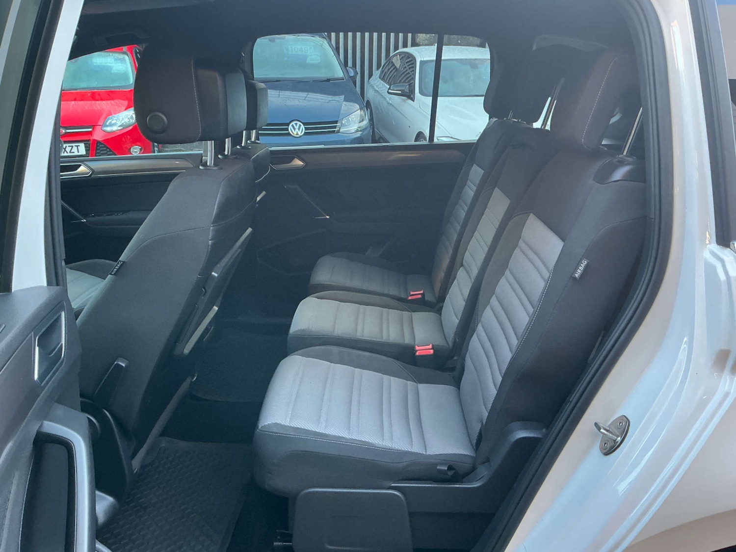 Used Volkswagen Touran 2018 for sale - 76606068: Photo 24