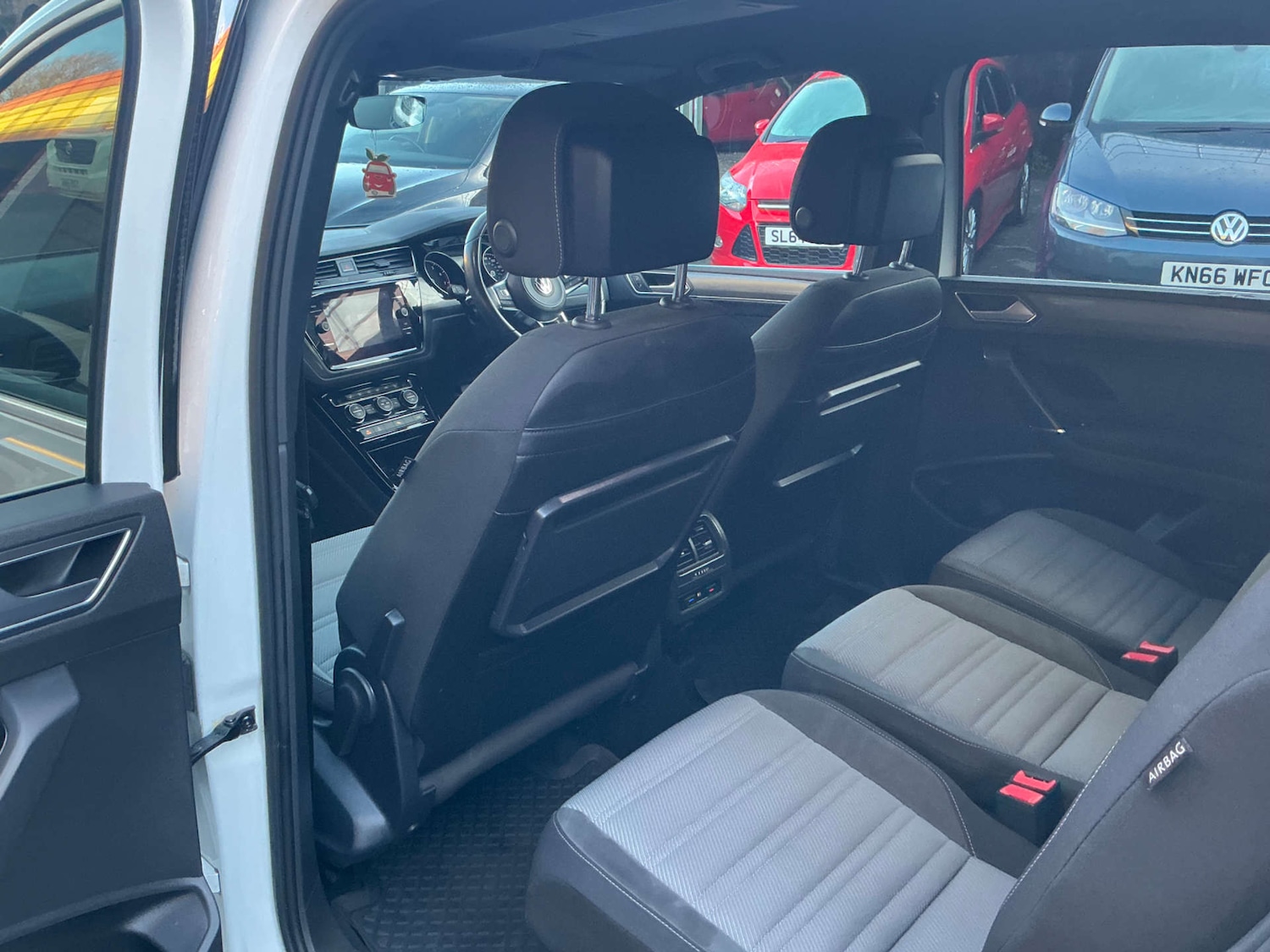 Used Volkswagen Touran 2018 for sale - 76606068: Photo 25