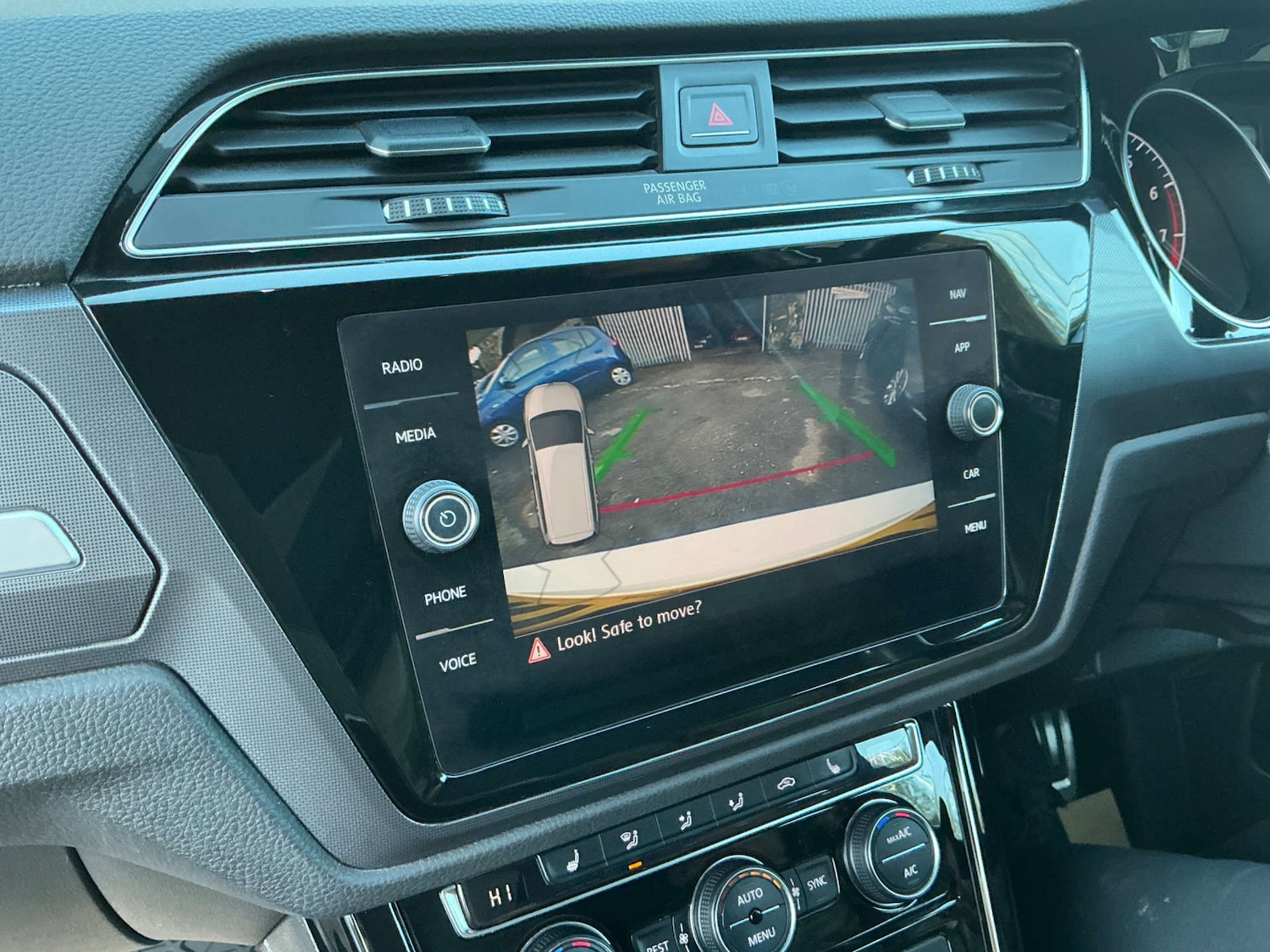 Used Volkswagen Touran 2018 for sale - 76606068: Photo 32