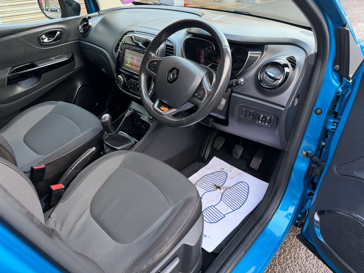 Used Renault Captur 2017 for sale - 76897268: Photo 15