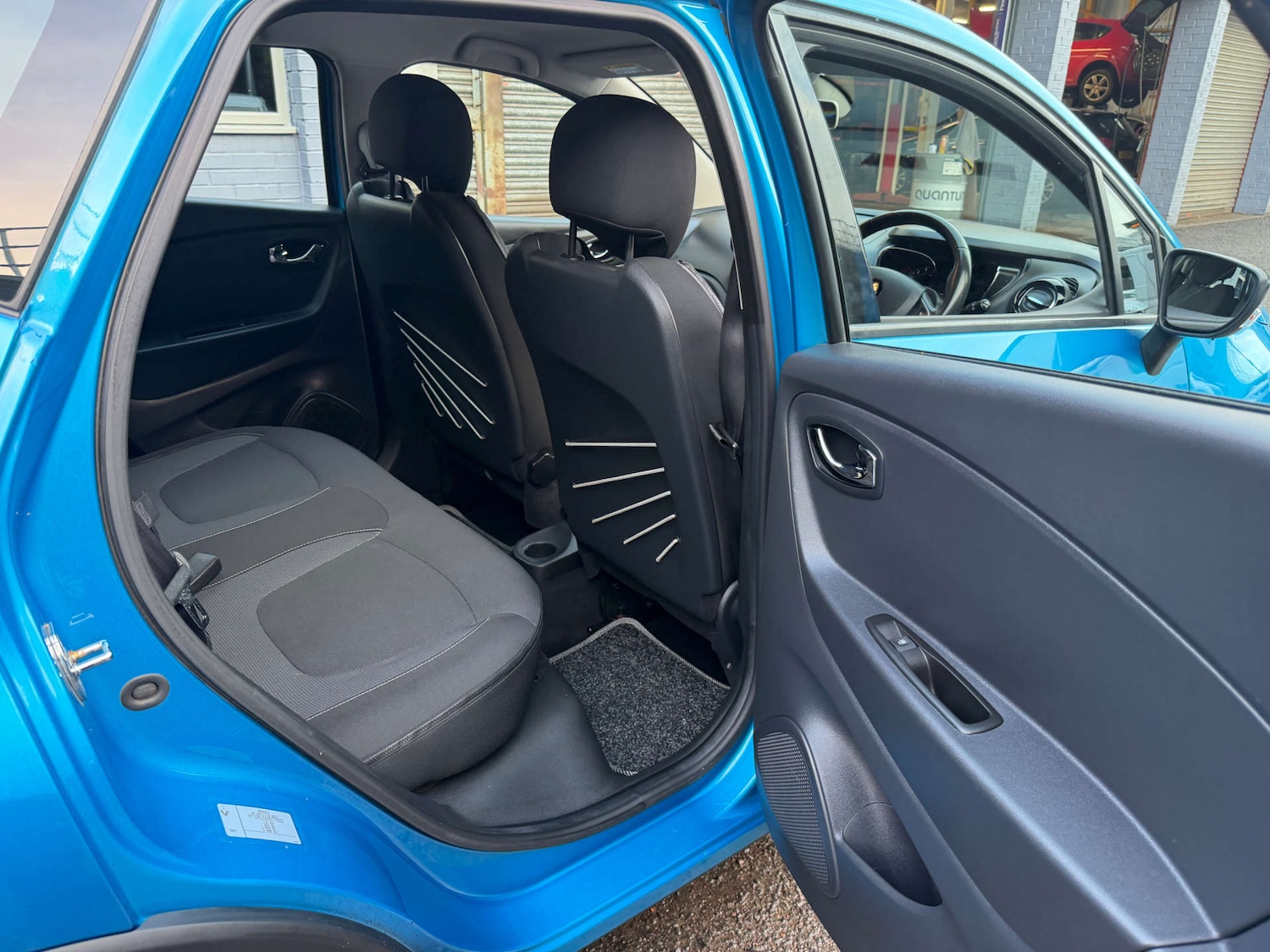 Used Renault Captur 2017 for sale - 76897268: Photo 16