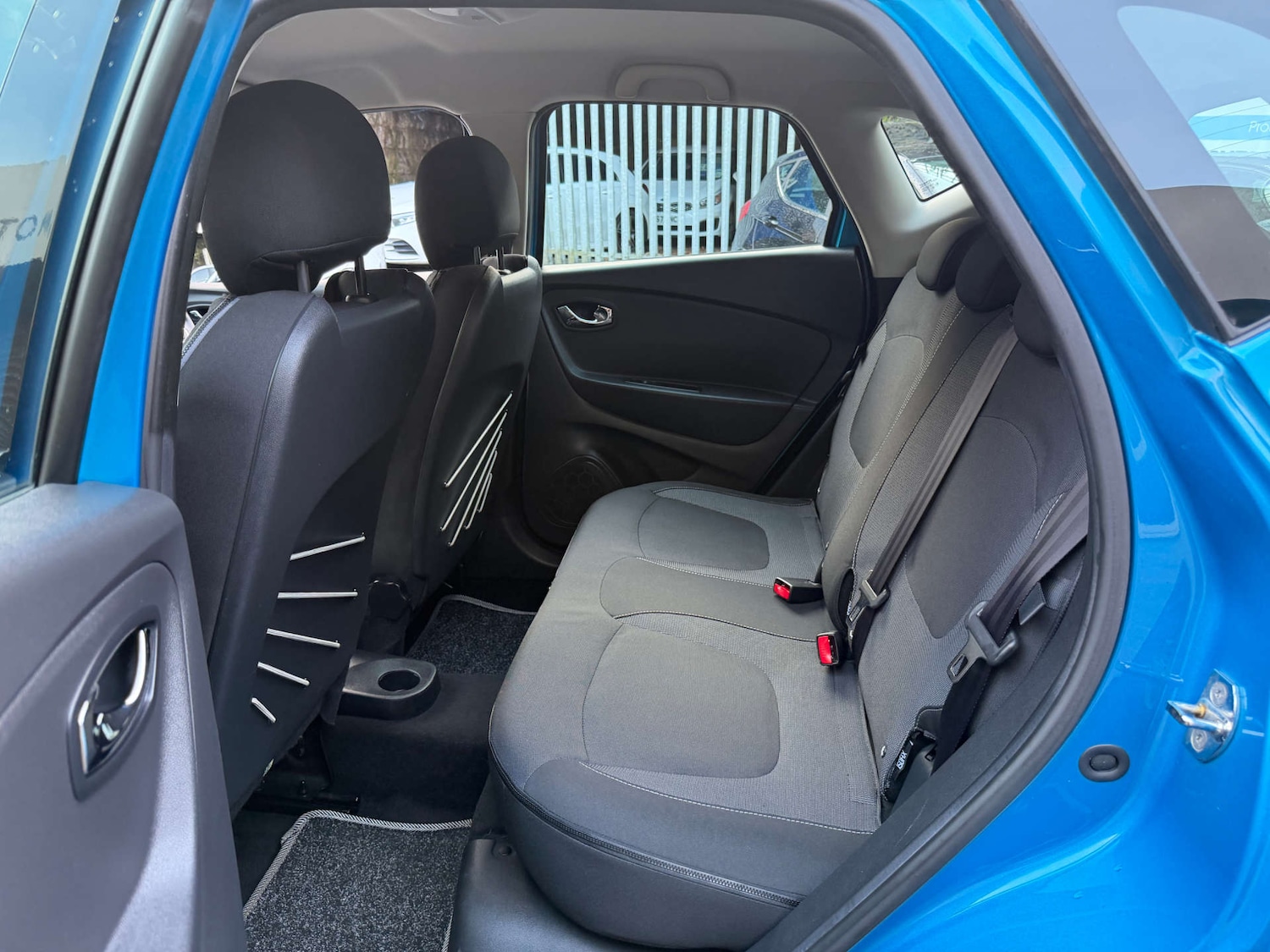 Used Renault Captur 2017 for sale - 76897268: Photo 23