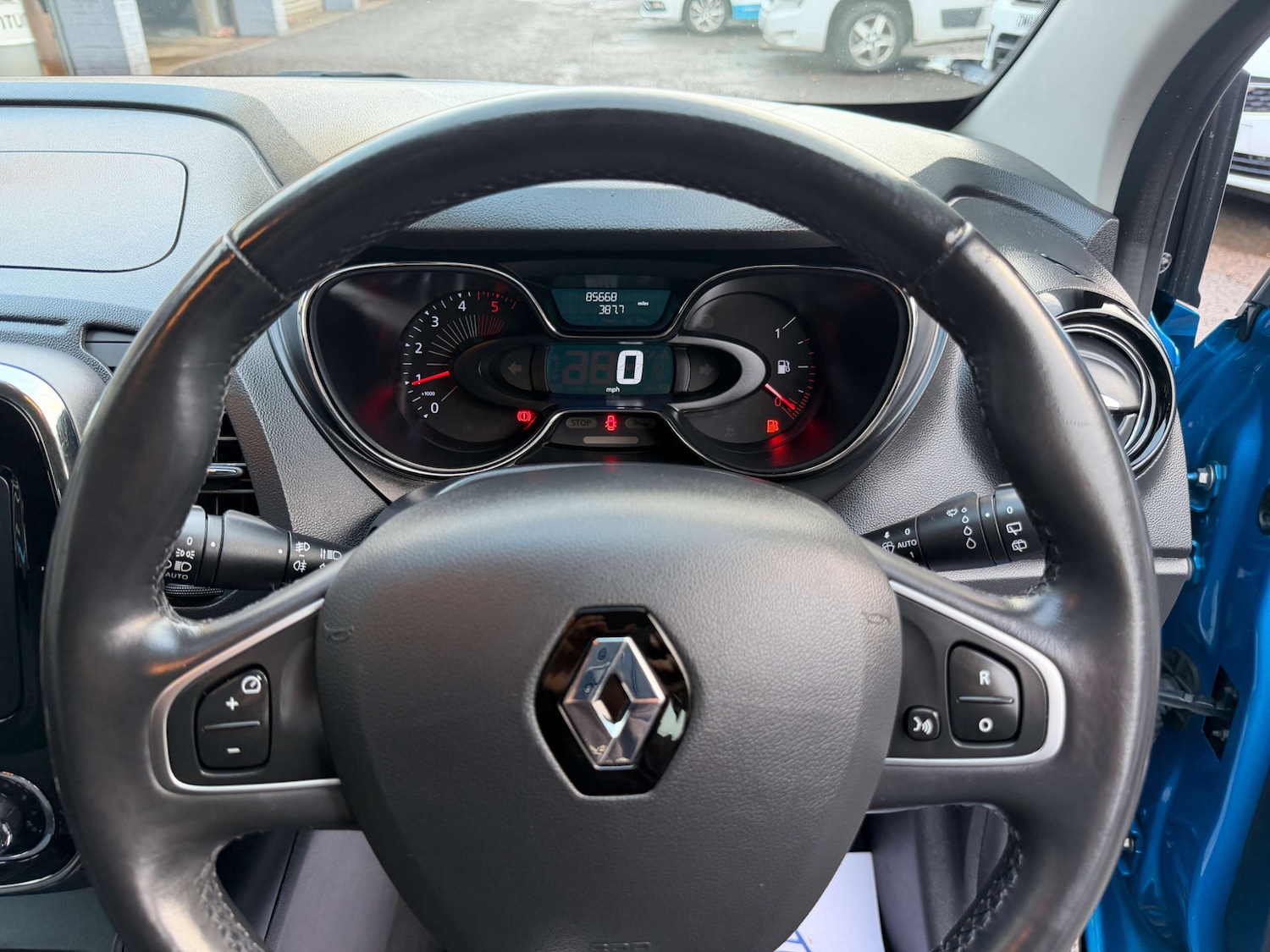 Used Renault Captur 2017 for sale - 76897268: Photo 28