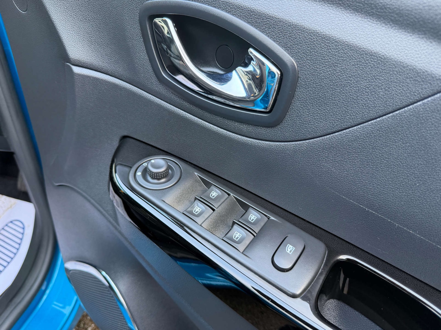 Used Renault Captur 2017 for sale - 76897268: Photo 33