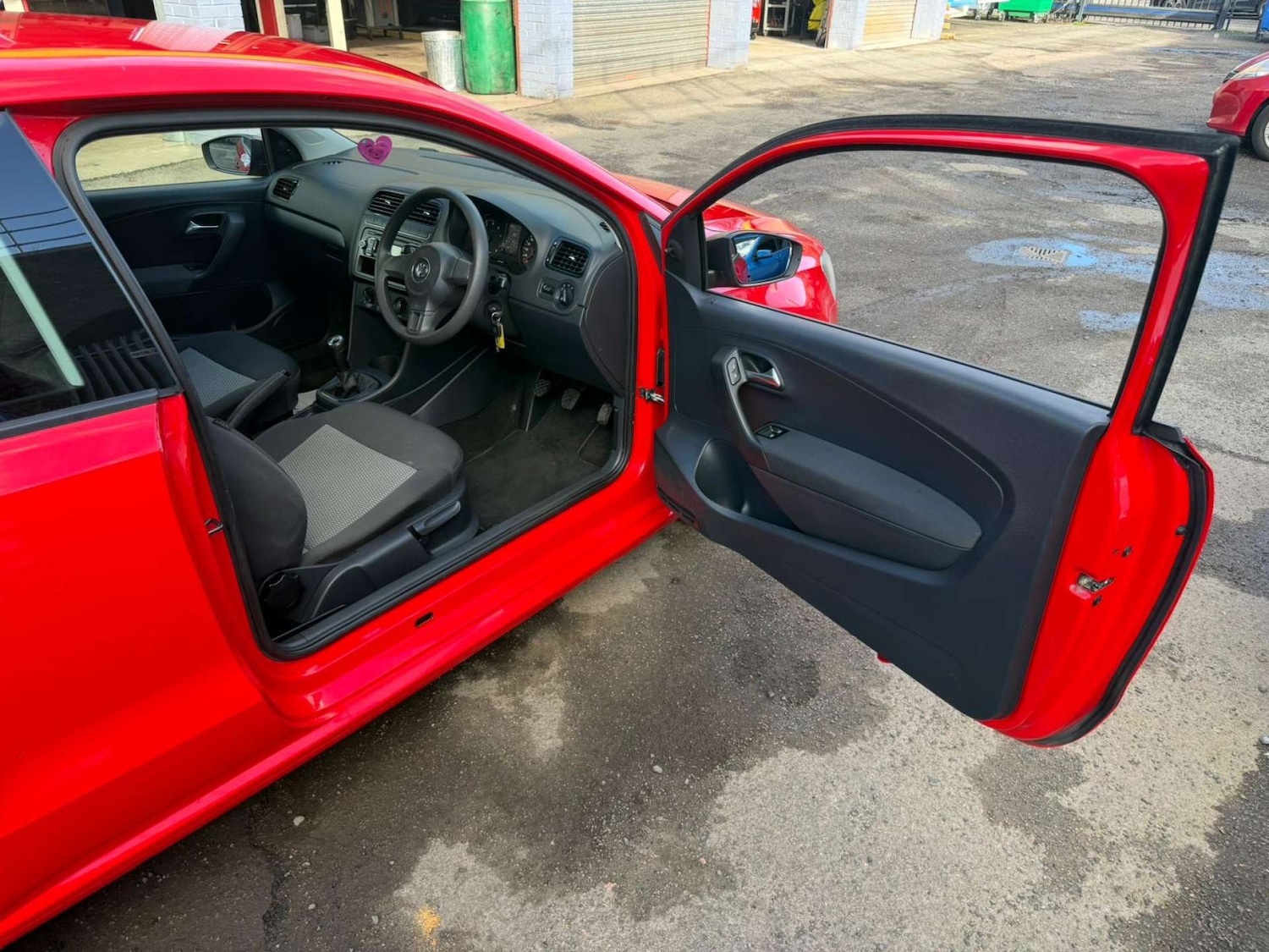 Used Volkswagen Polo 2011 for sale - 77841739: Photo 13