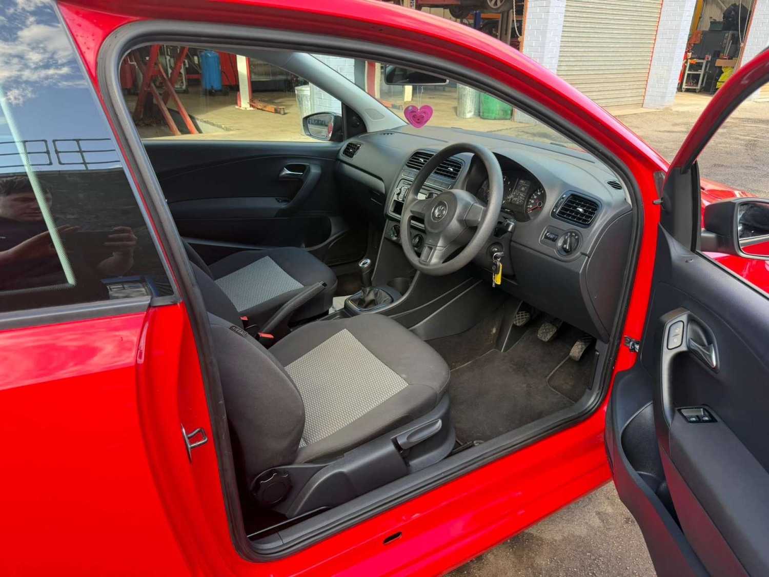 Used Volkswagen Polo 2011 for sale - 77841739: Photo 14