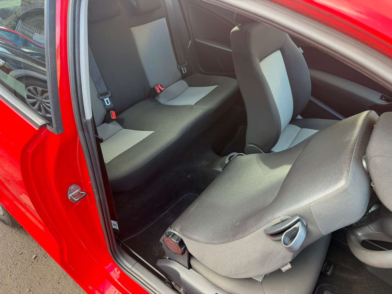 Used Volkswagen Polo 2011 for sale - 77841739: Photo 16