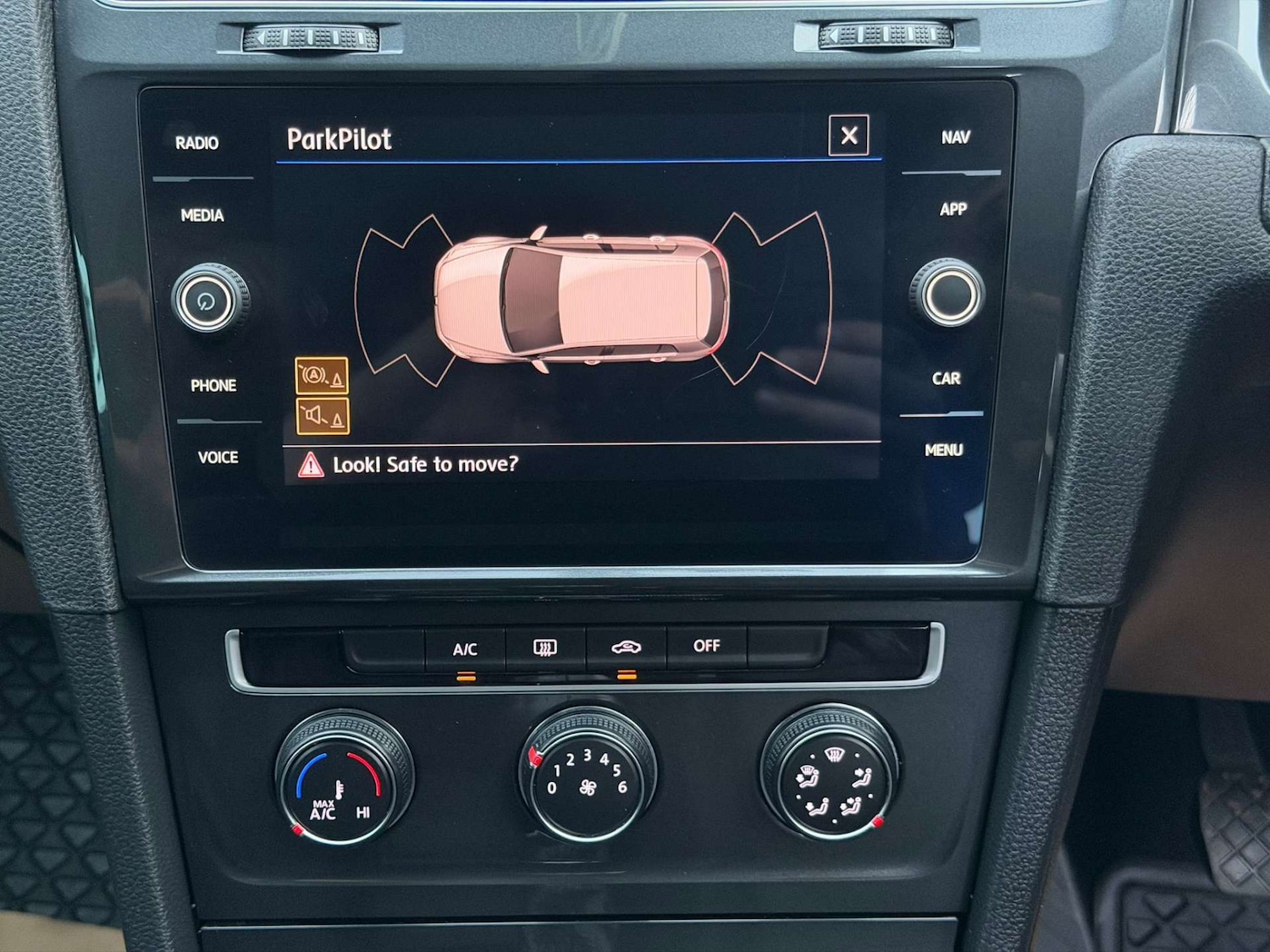 Used Volkswagen Golf 2019 for sale - 76897272: Photo 32