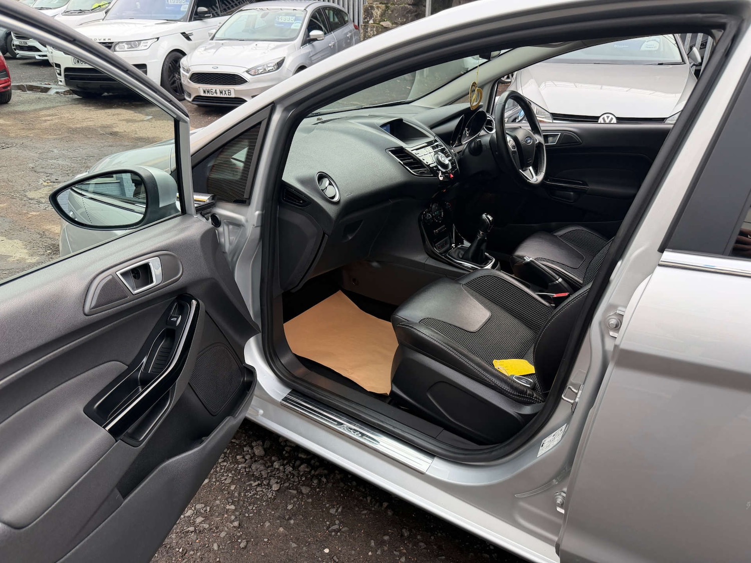 Used Ford Fiesta 2014 for sale - 76933026: Photo 24