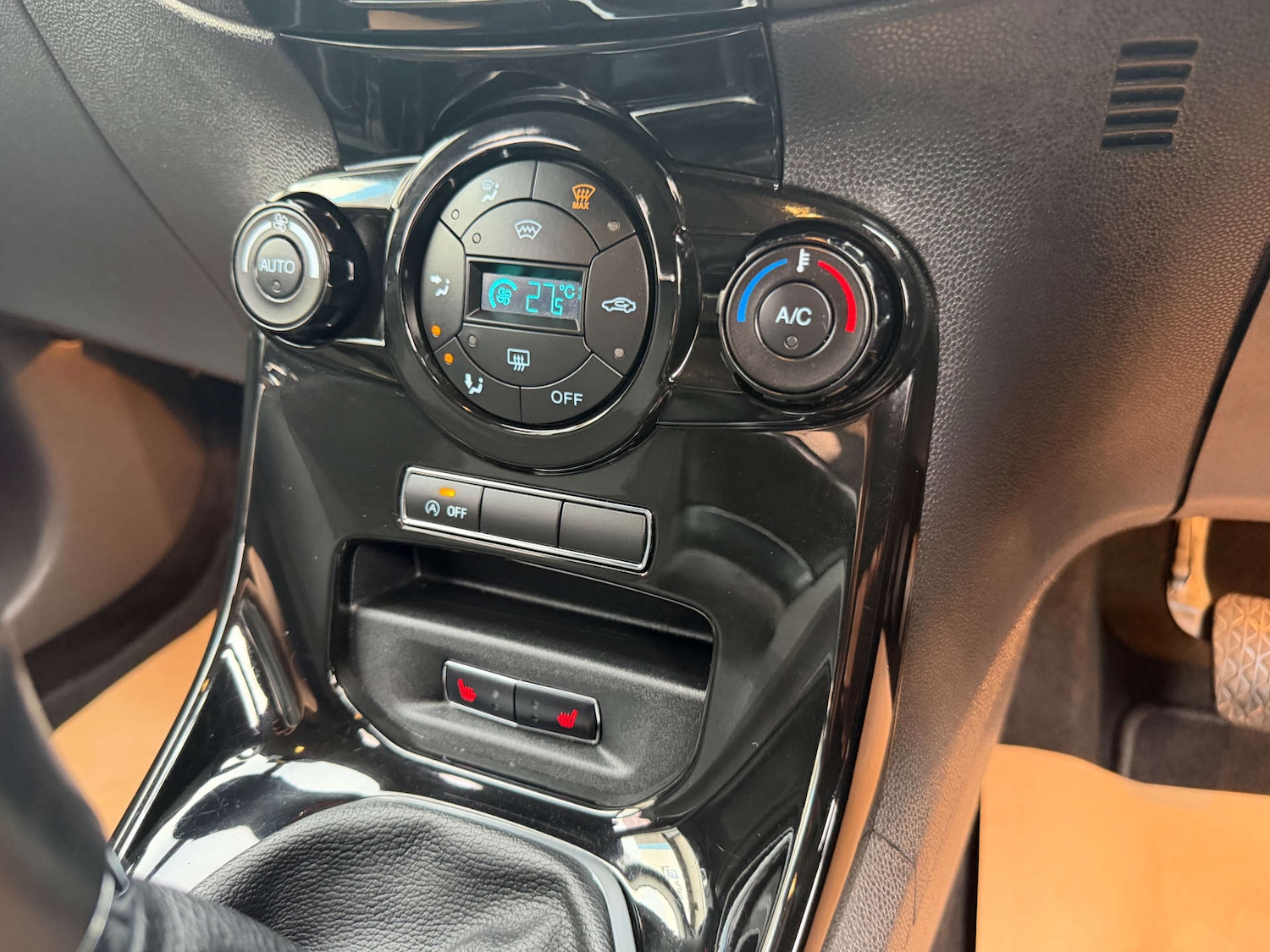 Used Ford Fiesta 2014 for sale - 76933026: Photo 32