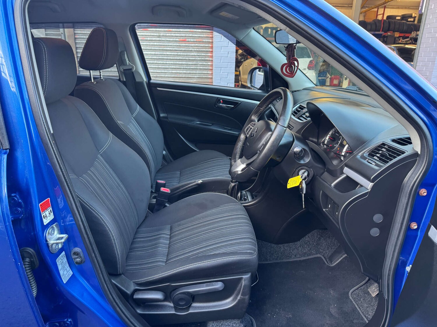 Used Suzuki Swift 2016 for sale - 76600900: Photo 14