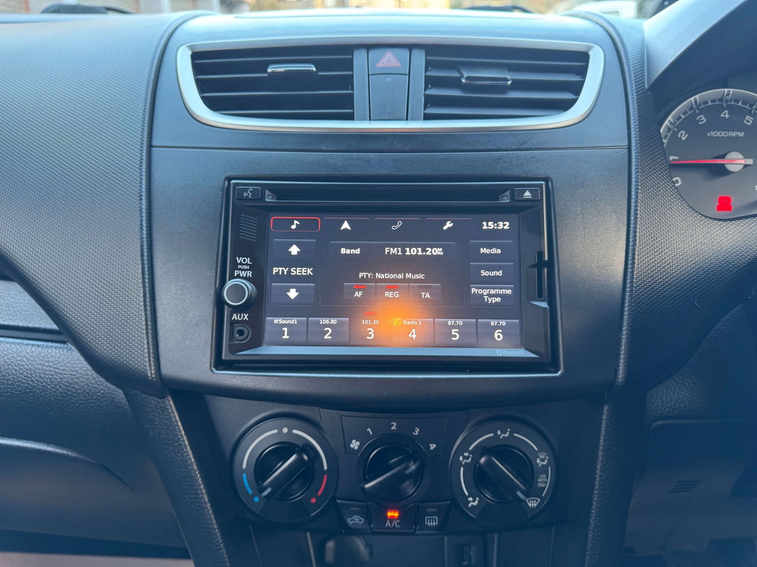 Used Suzuki Swift 2016 for sale - 76600900: Photo 29