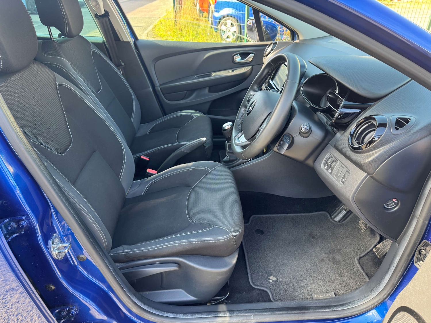 Used Renault Clio 2018 for sale - 76041526: Photo 14