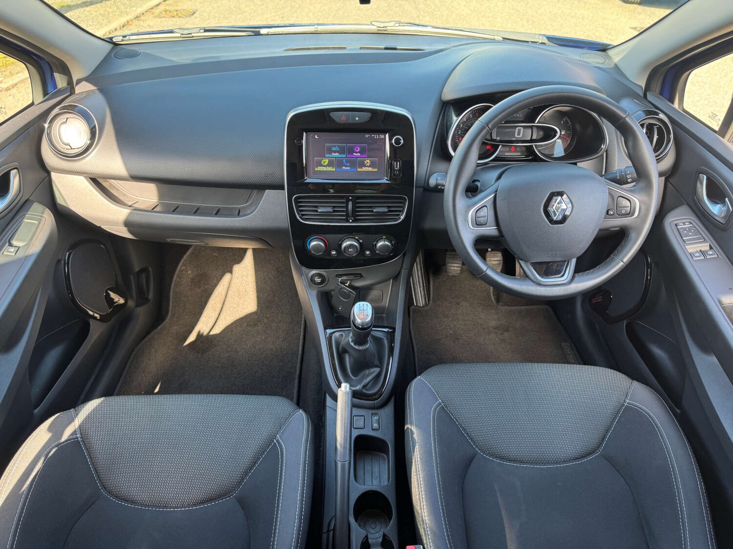 Used Renault Clio 2018 for sale - 76041526: Photo 23