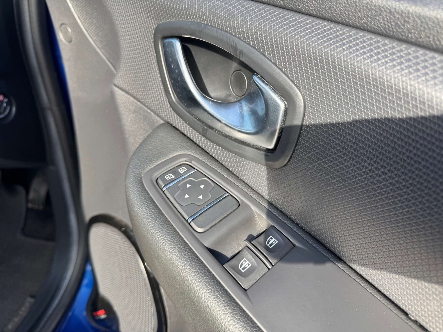 Used Renault Clio 2018 for sale - 76041526: Photo 30