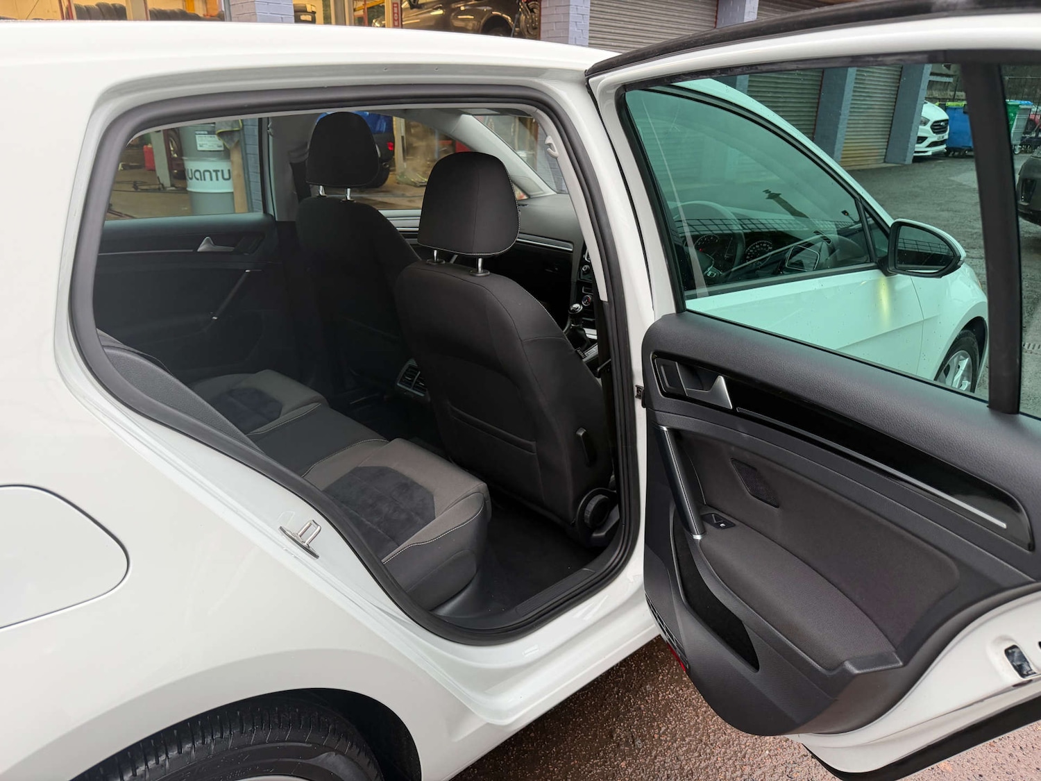 Used Volkswagen Golf 2014 for sale - 76698030: Photo 16