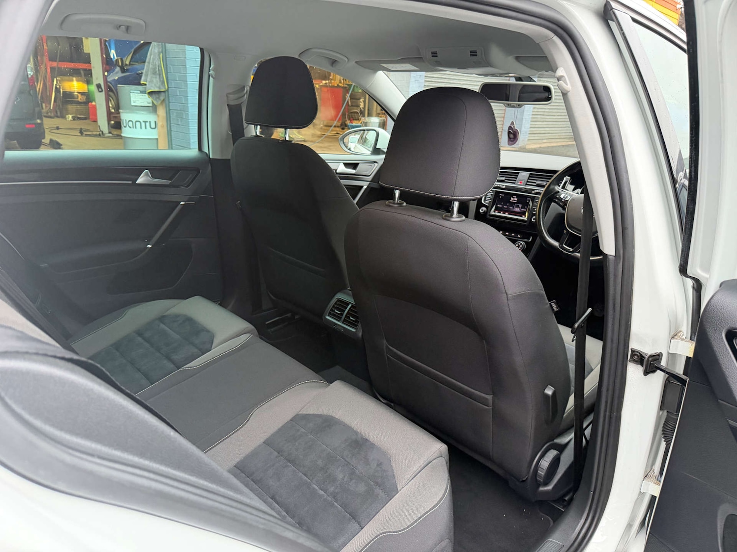 Used Volkswagen Golf 2014 for sale - 76698030: Photo 18