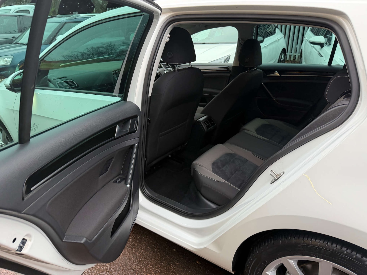 Used Volkswagen Golf 2014 for sale - 76698030: Photo 21