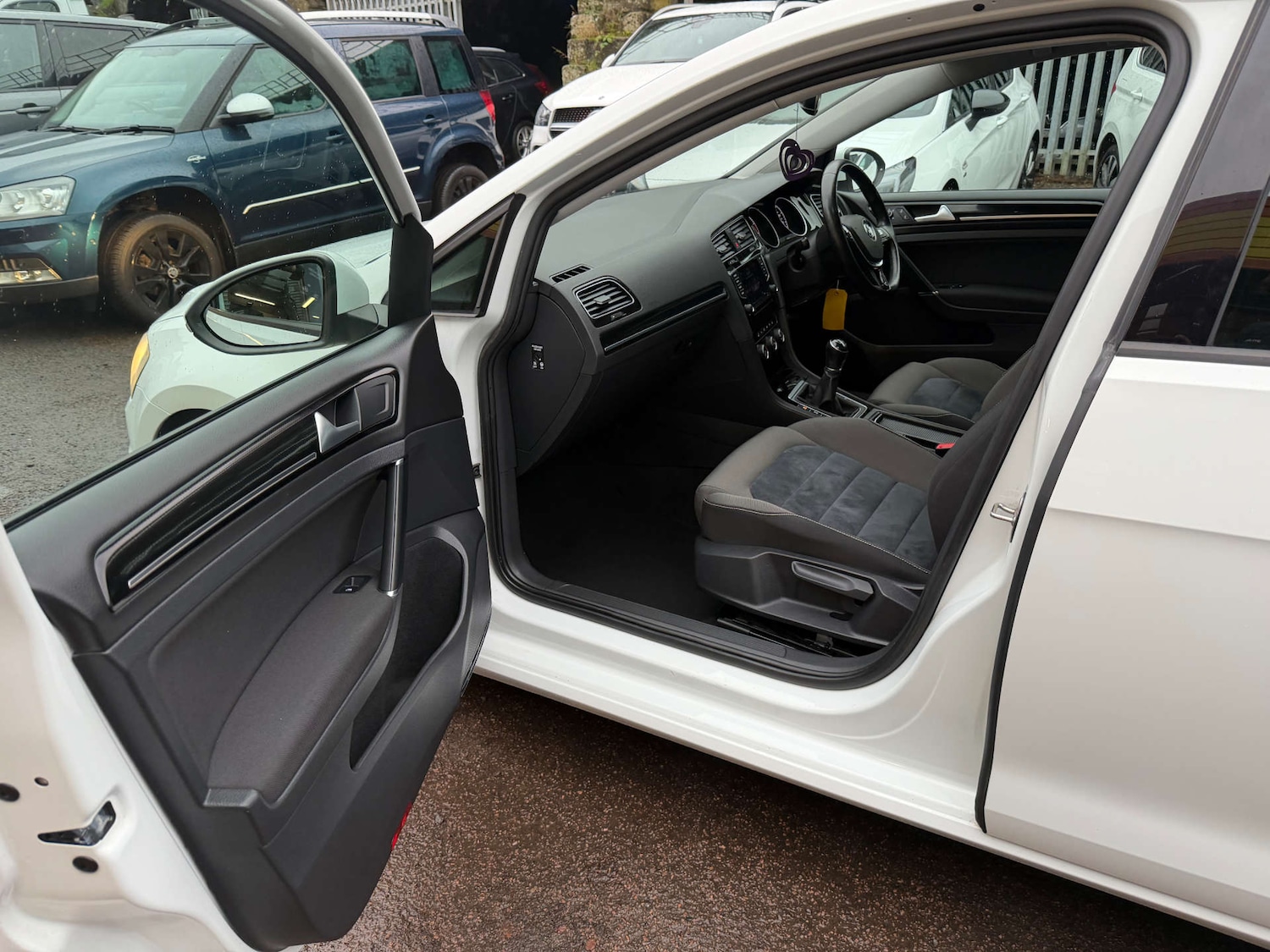 Used Volkswagen Golf 2014 for sale - 76698030: Photo 24