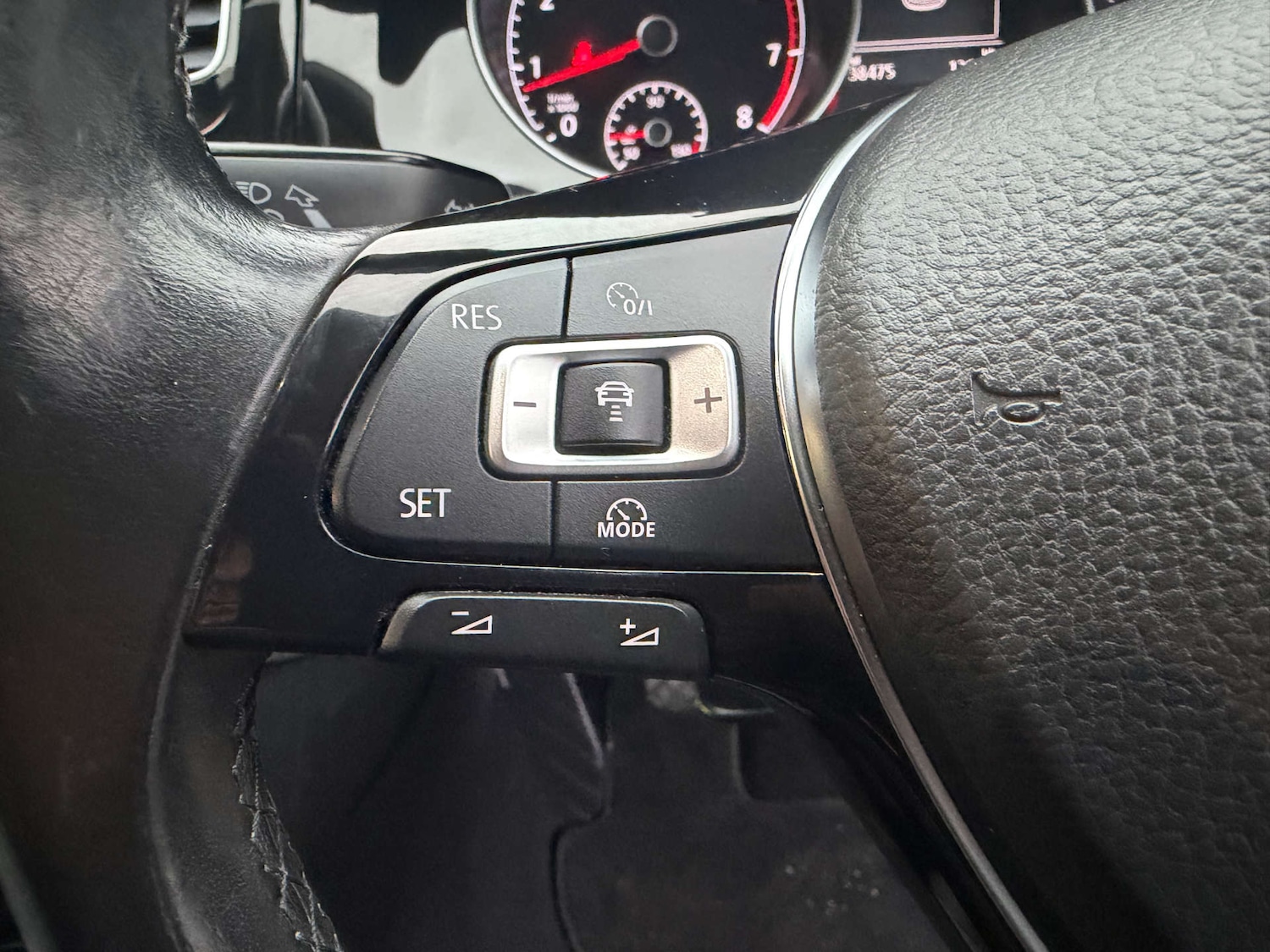 Used Volkswagen Golf 2014 for sale - 76698030: Photo 29