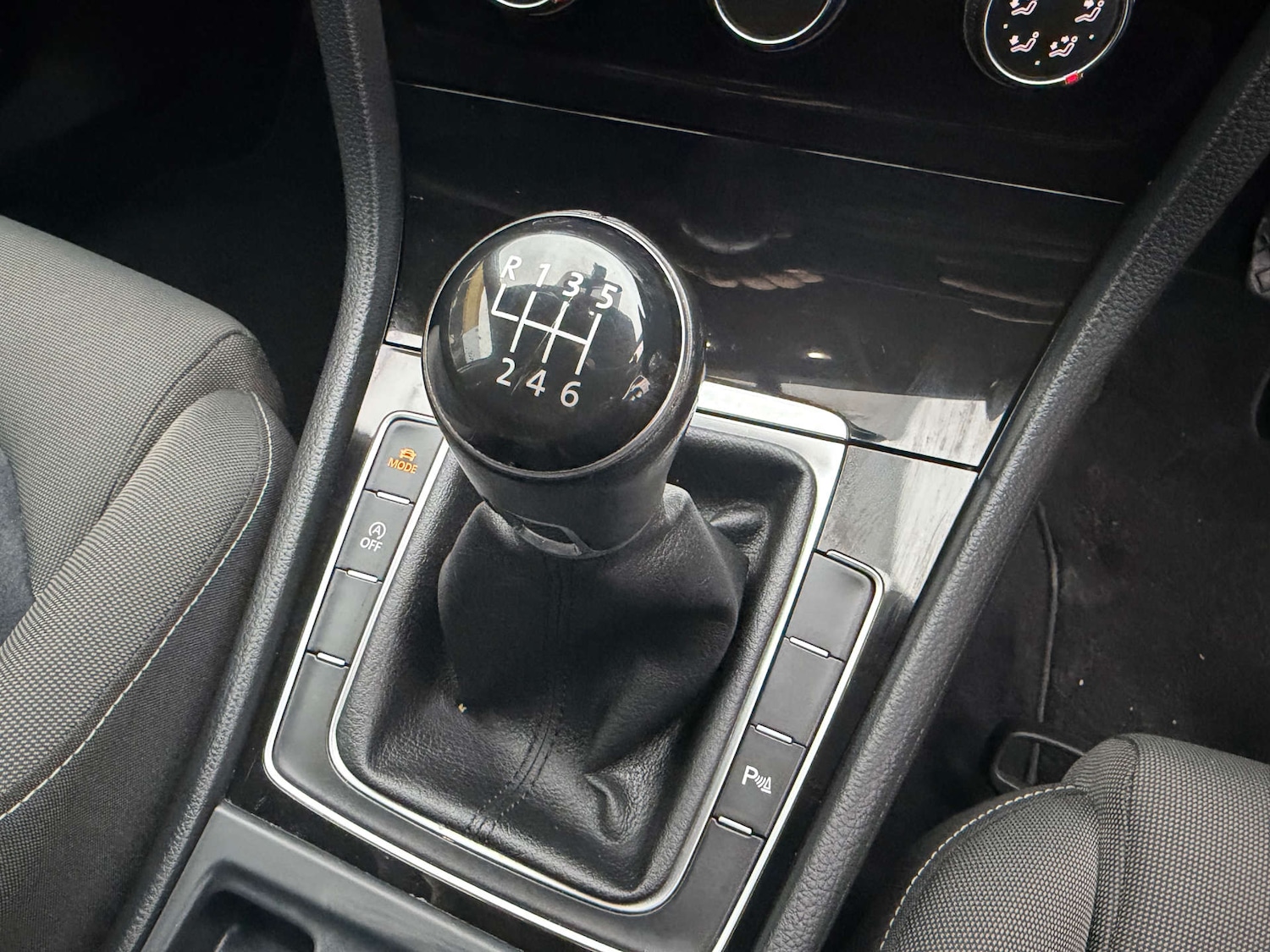 Used Volkswagen Golf 2014 for sale - 76698030: Photo 33