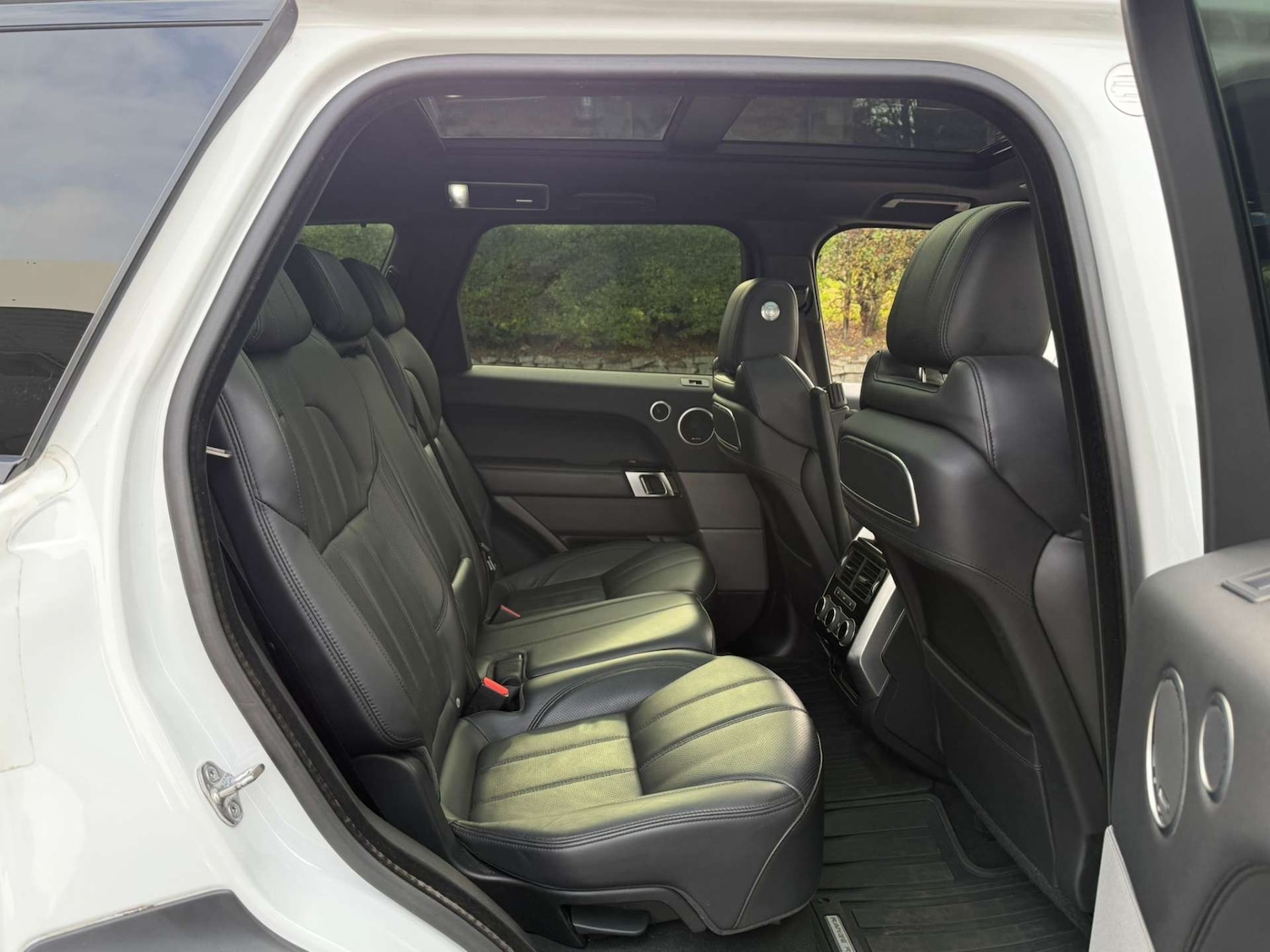 Used Land Rover Range Rover Sport 2017 for sale - 76897278: Photo 9