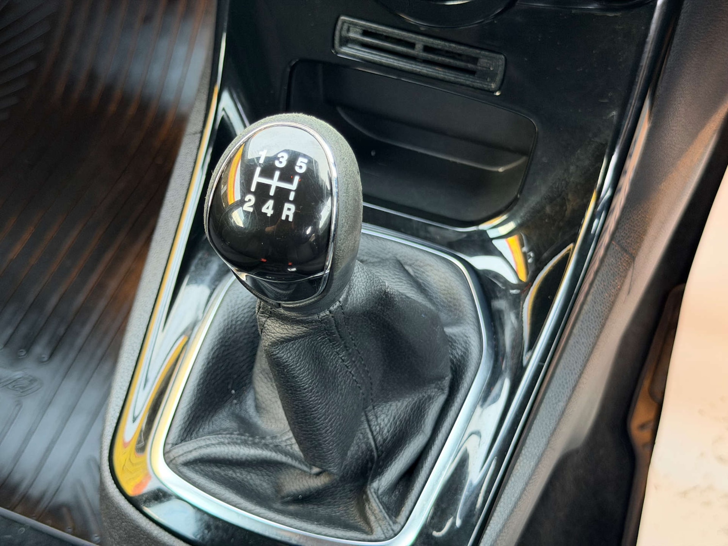 Used Ford Fiesta 2015 for sale - 76693586: Photo 32