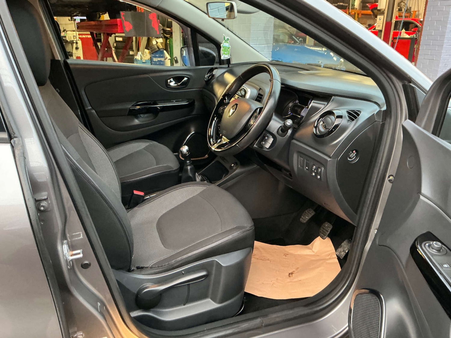 Used Renault Captur 2015 for sale - 76504453: Photo 13