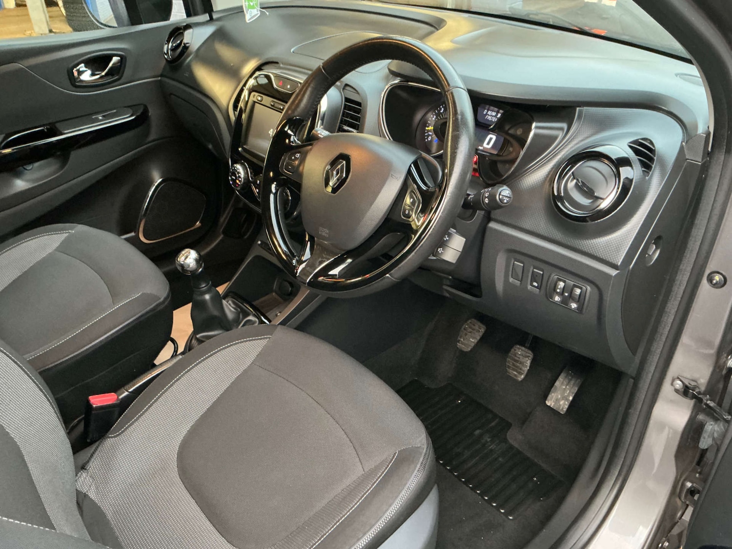 Used Renault Captur 2015 for sale - 76504453: Photo 14